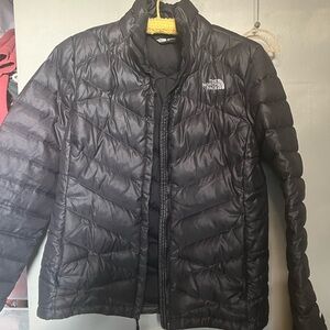 Warm and cozy The North Face jacket, women’s size large. Excellent condition.